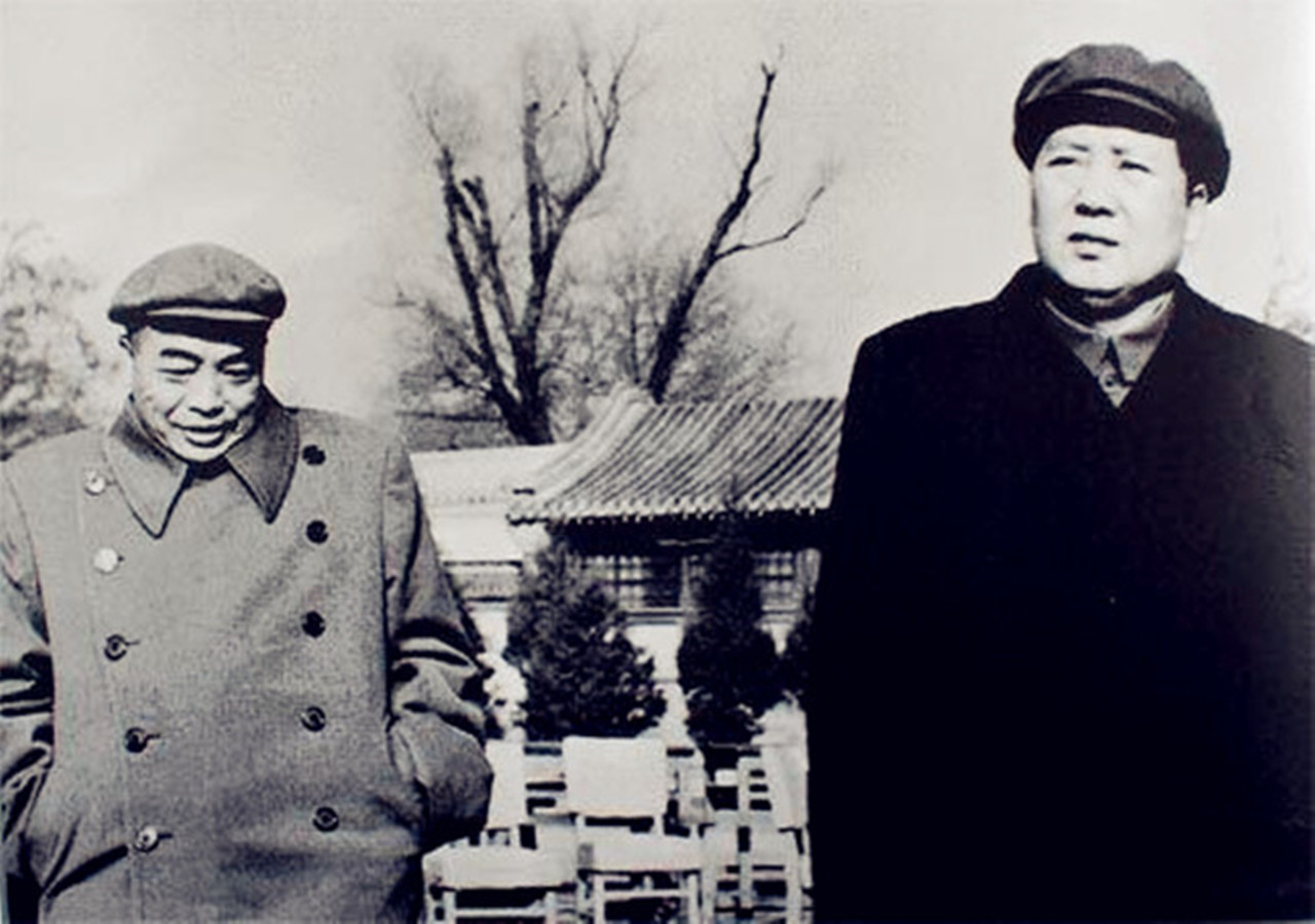 1952年的一天，北京中南海，毛主席的住处，传来一声不悦的斥责：“你是嫌职位低了