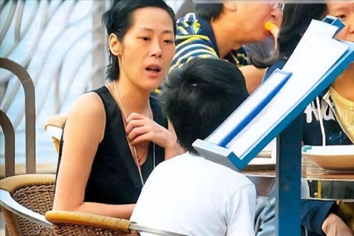 关淑怡：从歌坛天后到露宿街头，任性代价令人唏嘘