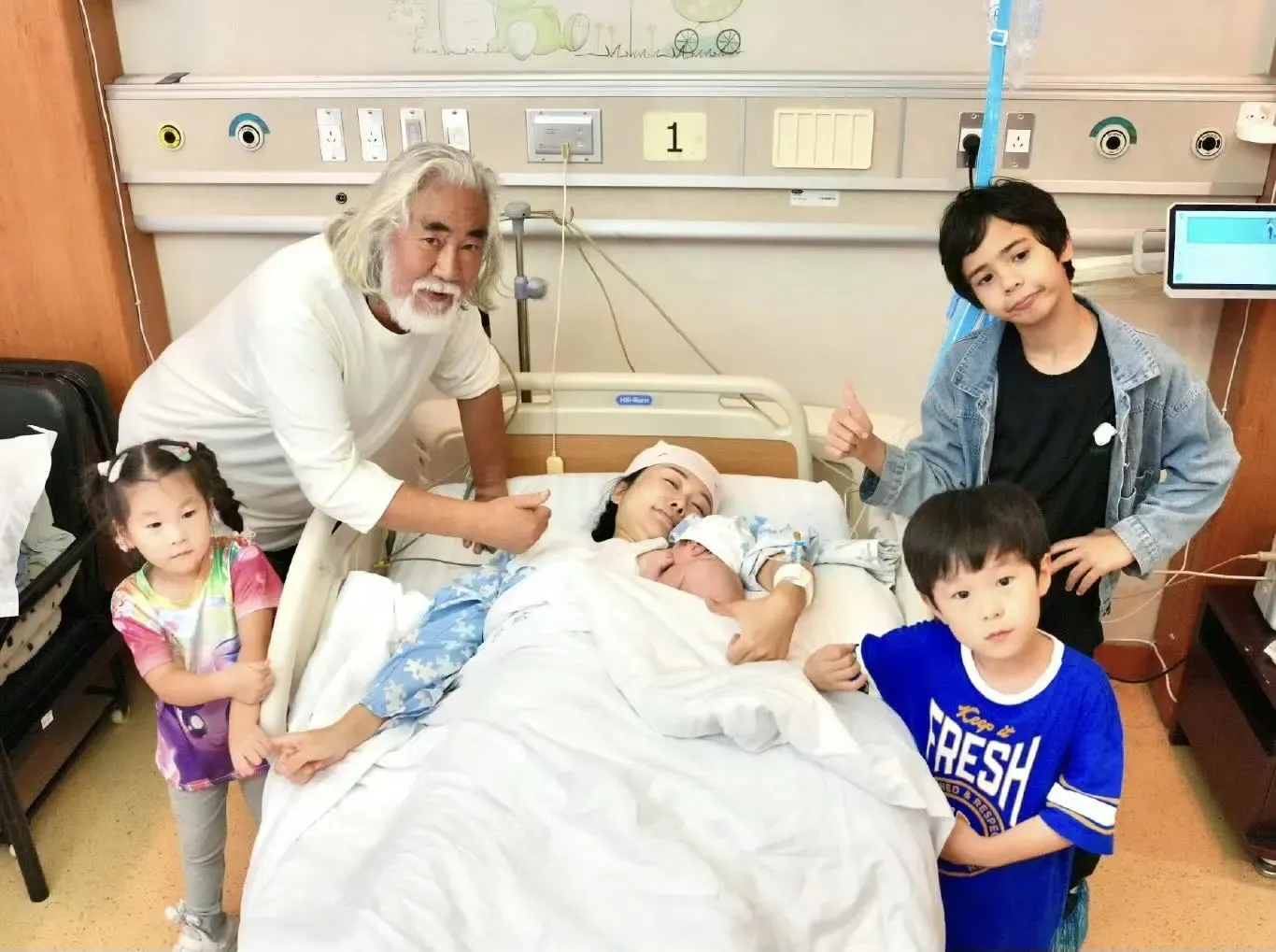杜星霖被指下一个翟欣欣，7年生4胎，只为张纪中巨额财产？
杜星霖感情经历丰富，为