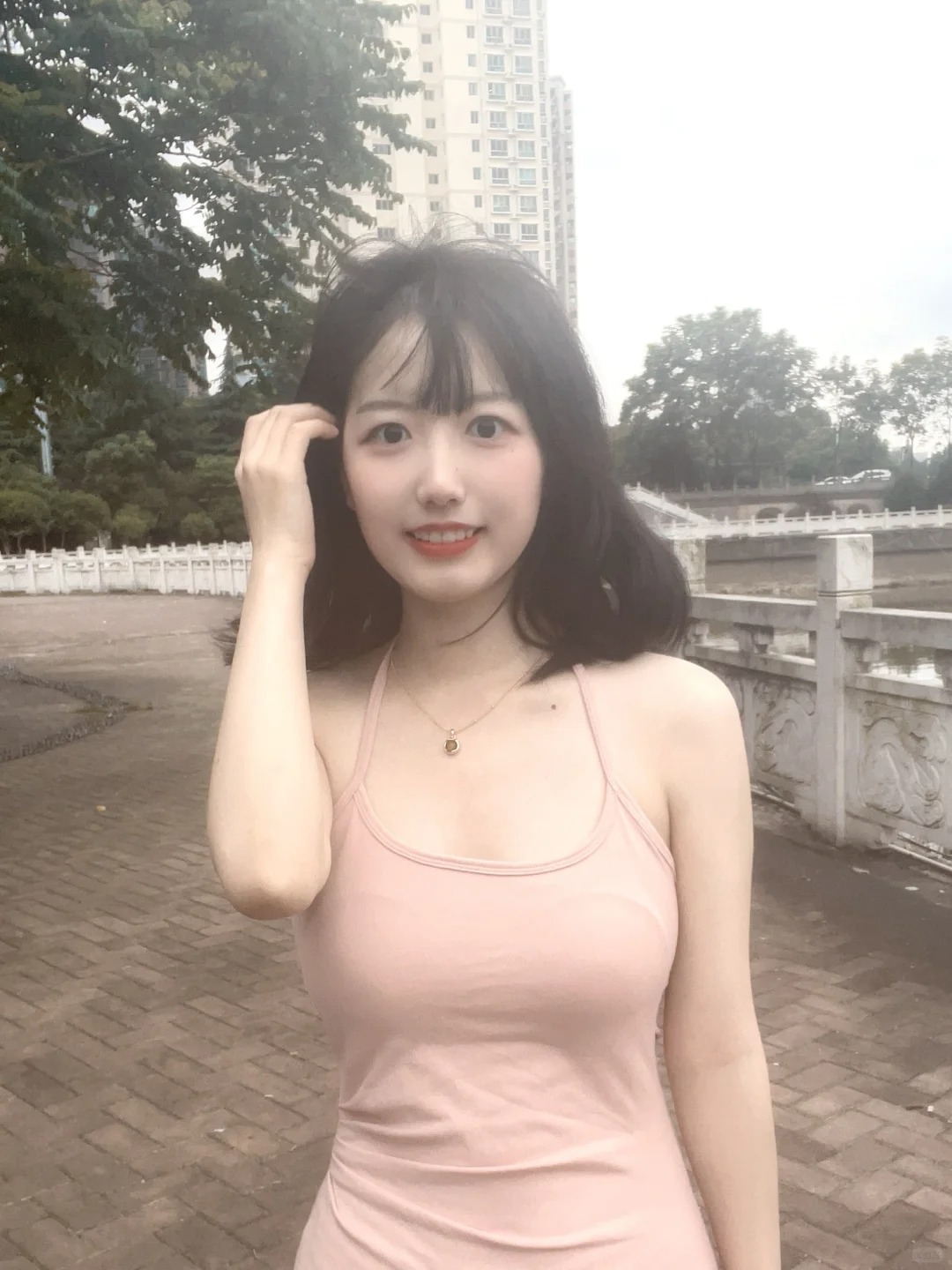 居然有人说我这样很…
不好意思姐妹们，标题党一下。有人说我这张照片很暴露很擦边，