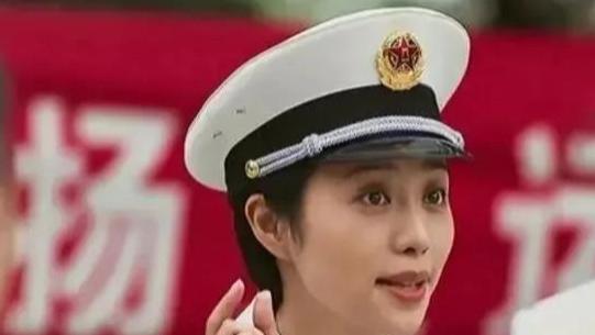 《父母爱情》里令人讨厌的江亚菲，竟是北影院长夫人，赢麻了！