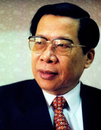 杨伟光，央视改革，广告风波