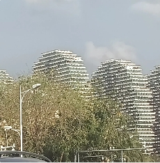 曾经是三亚的地标，如今废了废了废了！ 据说现在变成炮楼啦？真假
