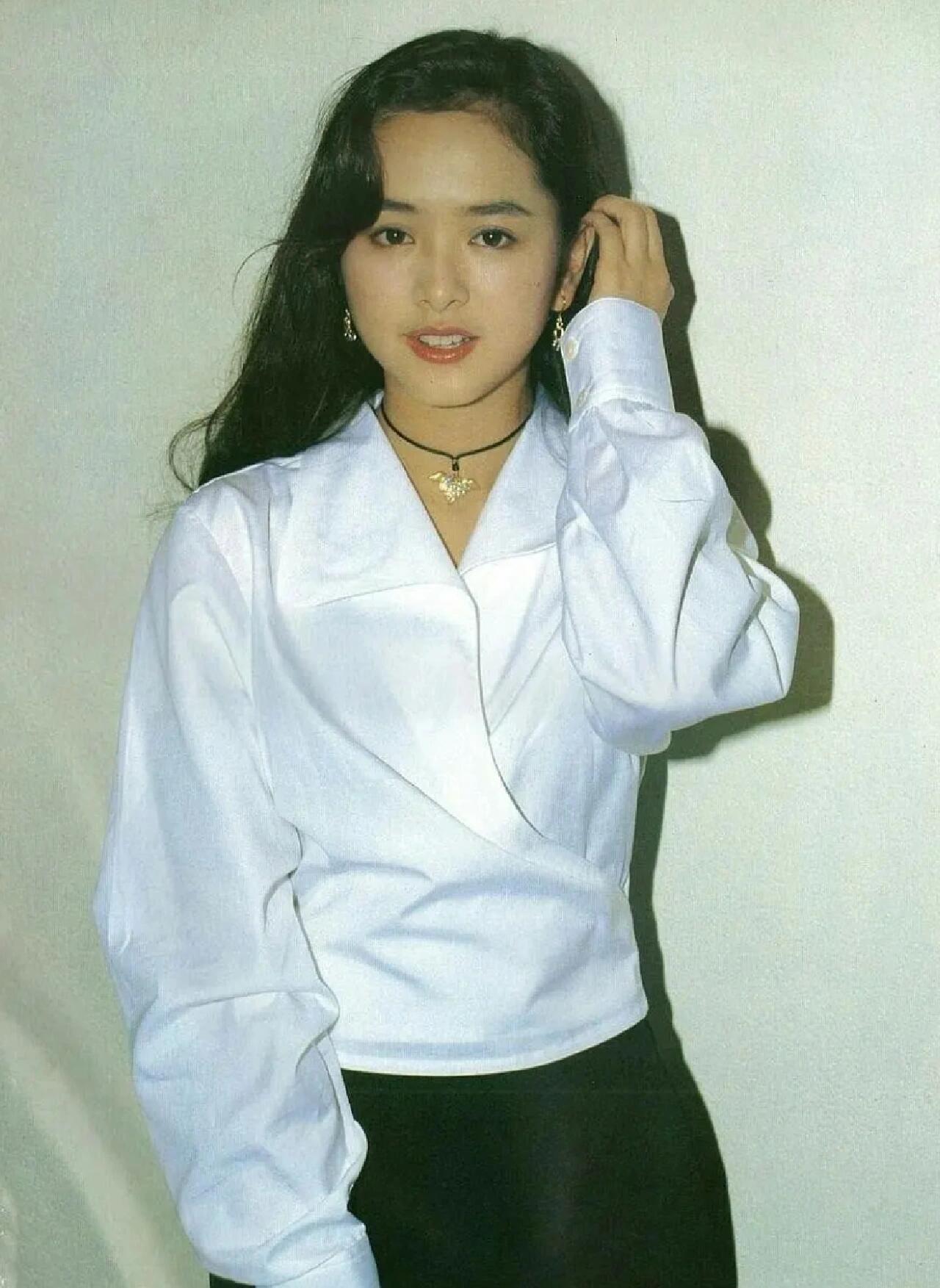 从亚洲皇后到剪彩皇后，她的经历令人唏嘘