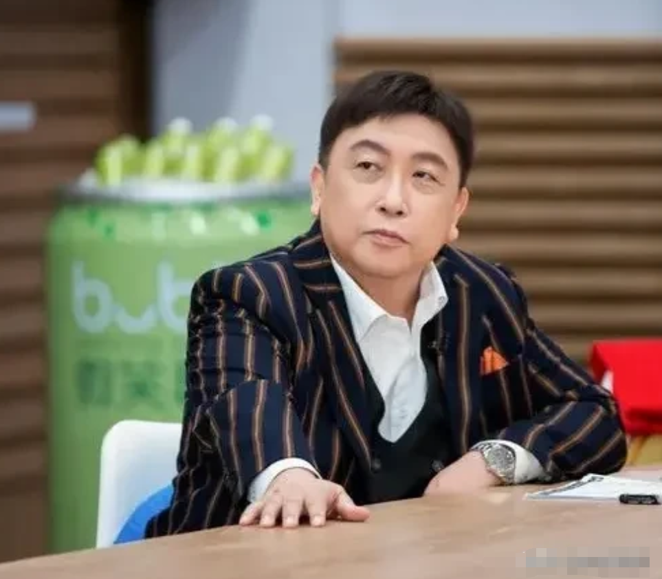 导演王晶说：当年张国荣的姓取向，在香港是个很大的问题，他在《英雄本色》里演的那么