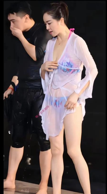 道不同不相为谋，难怪大美女左小青的丈夫高权健和她离婚，也难怪她一个资深大美女，现