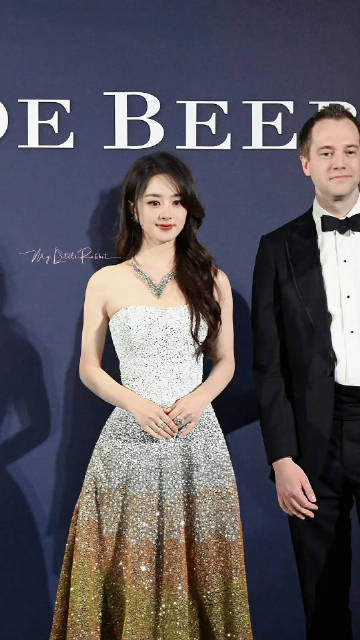 赵丽颖演绎RAHUL MISHRA 2024春夏高定 ​