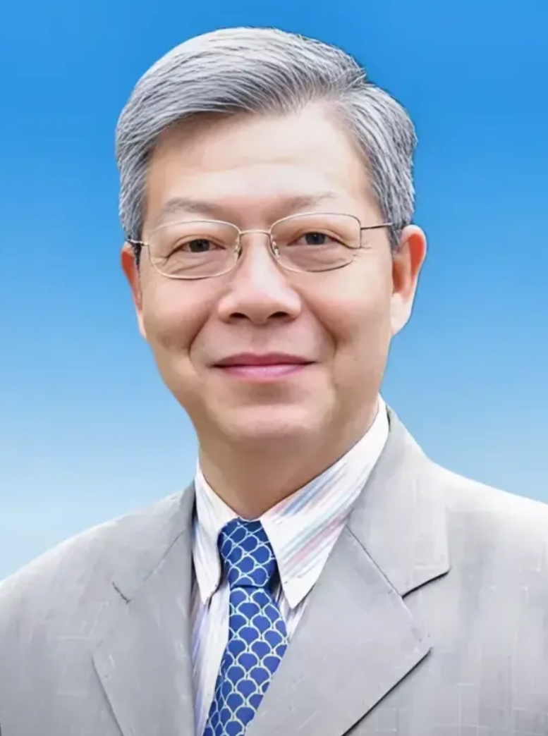 历任复旦大学校长，都毕业于什么学校？ 
1、李登辉， 毕业于耶鲁大学
2. 马相