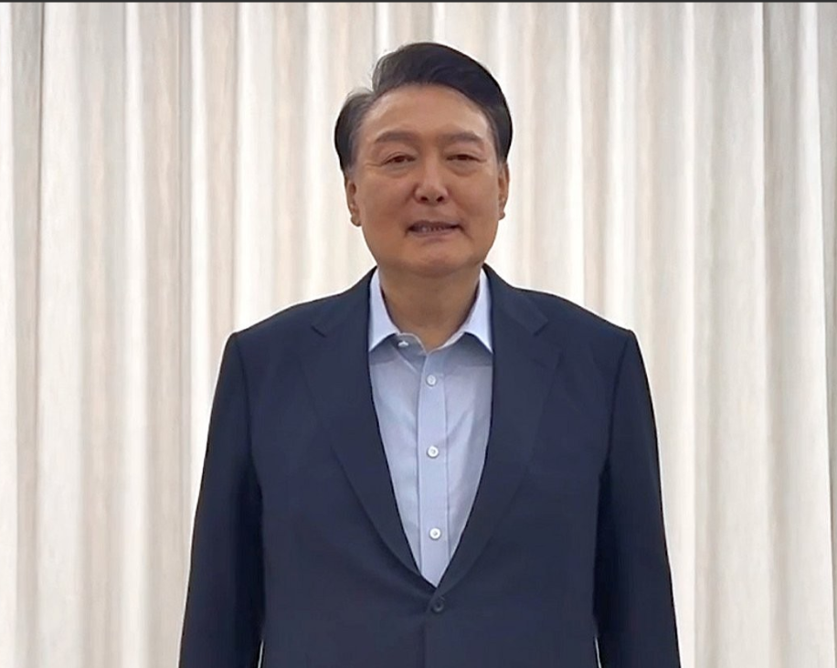 不让尹锡悦休息！刚进审讯室就120分钟密集侦讯，布林肯的反应让所有人懵了！

