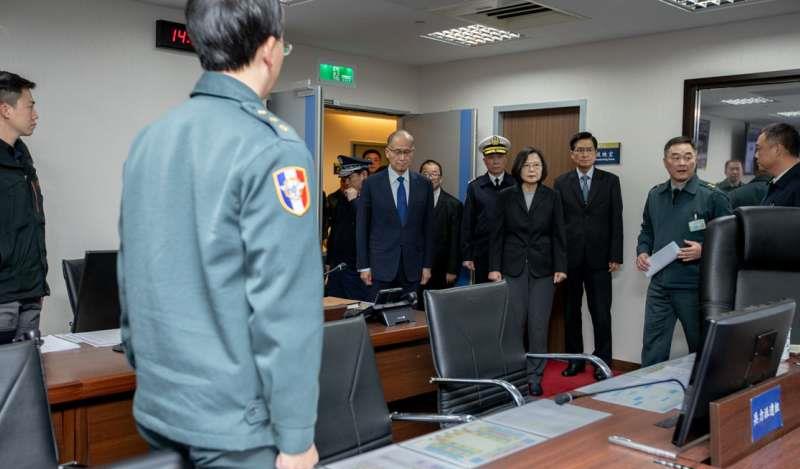 台当局防务负责人邱国正自爆“睡不好”，而且常住衡山指挥所，甚至连周末休息时间也往