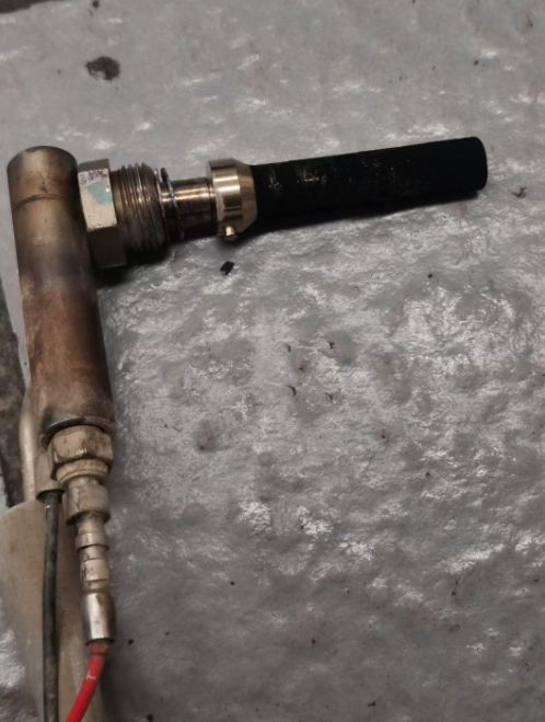 我一直不理解颗粒捕捉器的运行逻辑。
这东西是将发动机产生的多余废弃物给收集起来，