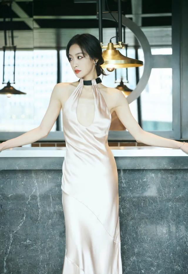 娱乐小八卦:李小璐贾乃亮,张杰,陈乔恩,殷桃,宋茜王鹤棣(2019李小璐贾乃亮跨年)-第3张图片-九妖电影 娱乐小八卦:李小璐贾乃亮,张杰,陈乔恩,殷桃,宋茜王鹤棣(2019李小璐贾乃亮跨年)-第3张图片-九妖电影