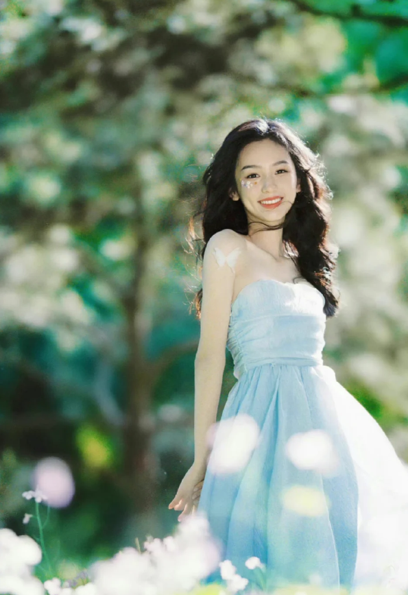 好图分享｜周也｜我的夏日女友｜夏天的风
我好吃周也的颜啊，真的越看越好看，又清冷