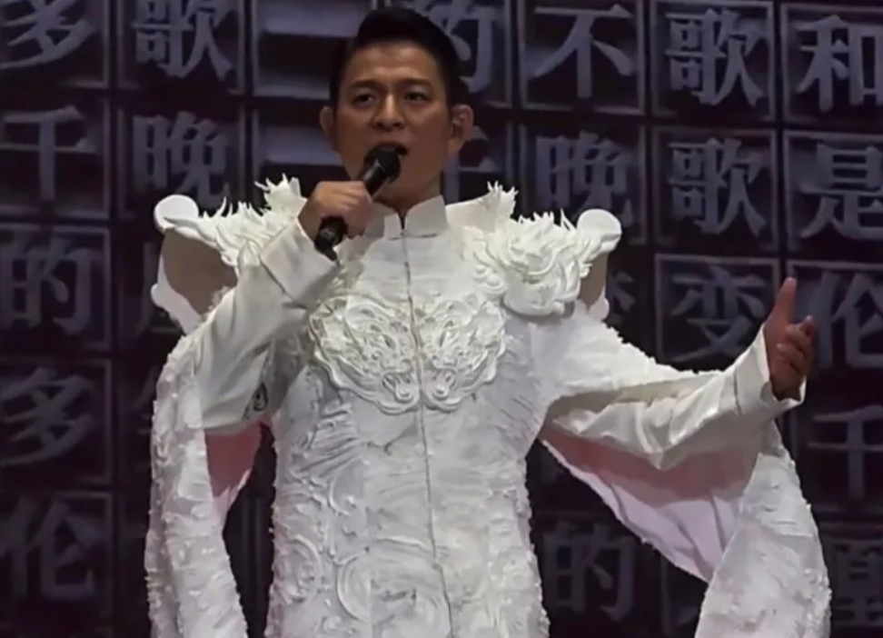 刘德华在台唱《中国人》绿营破防，这3点让人笑掉大牙：

    1、绿蛙表示从来