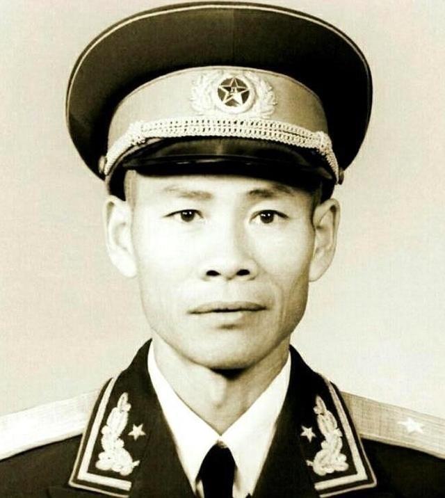 吴华夺，从红军战将到军事教育家的一生
