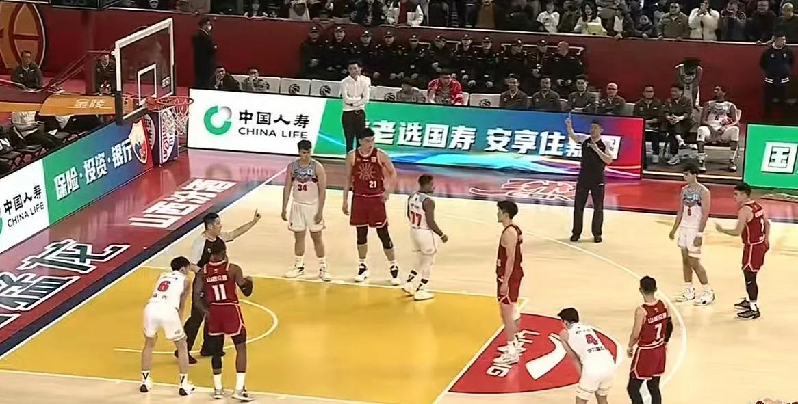太硬气了！山西115：110新疆，山西25分大逆转，一战看出3名关键球员
1.张
