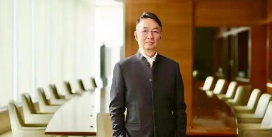 李家杰作为李兆基之子，在商业领域有所建树。然而感情生活却颇为引人注目，他借腹生子