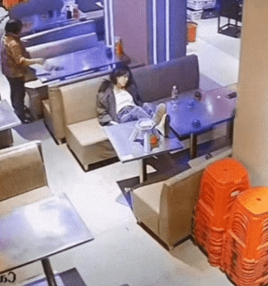 姑娘，你怪过自己吗？？？