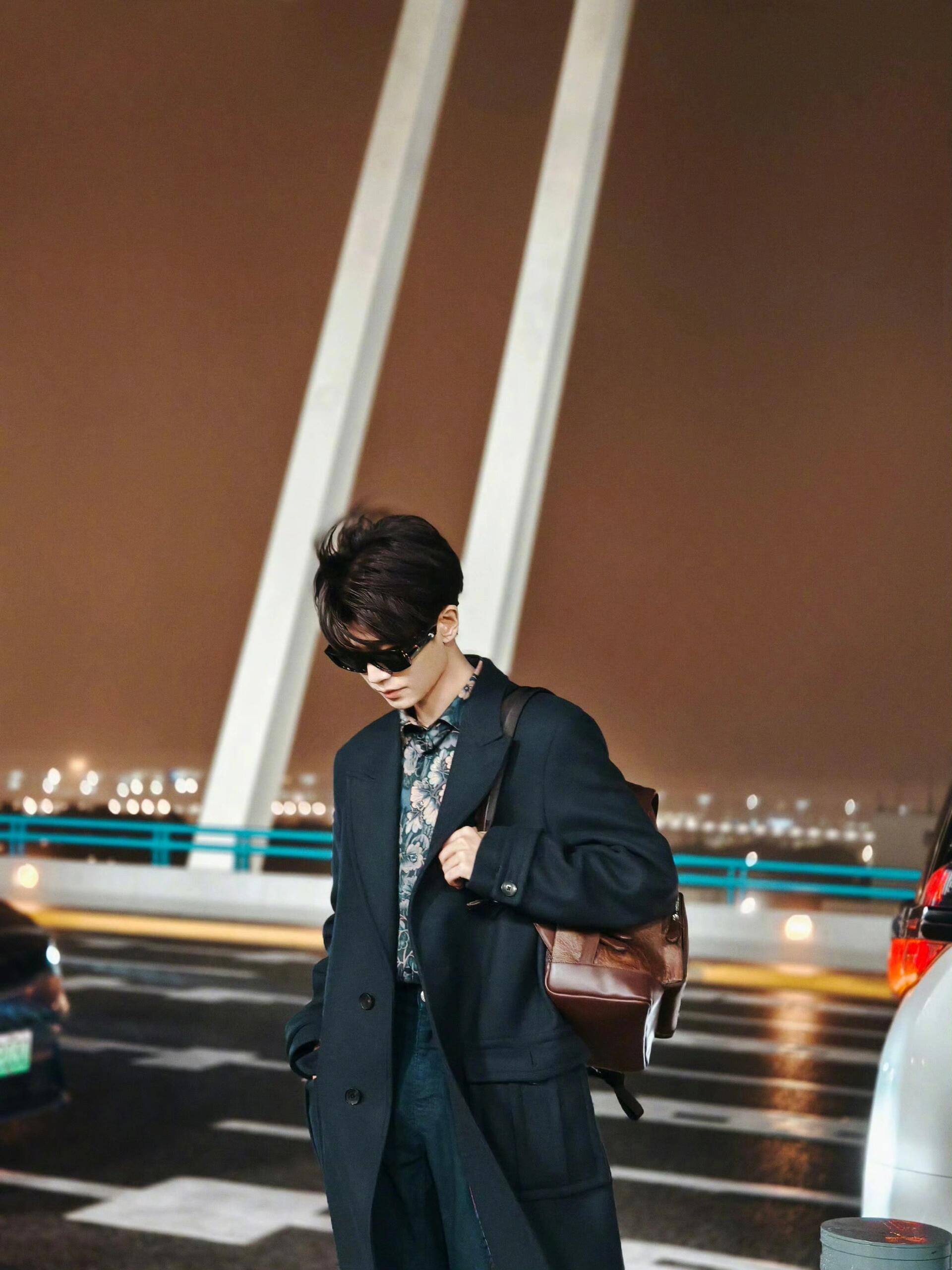 任嘉伦这组照片好帅啊