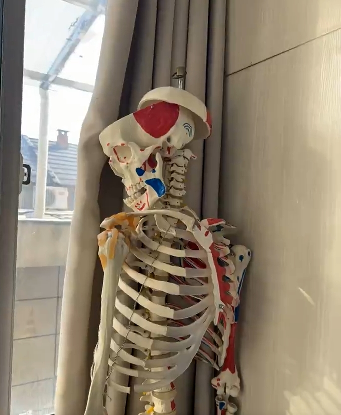 不好意思冒犯了