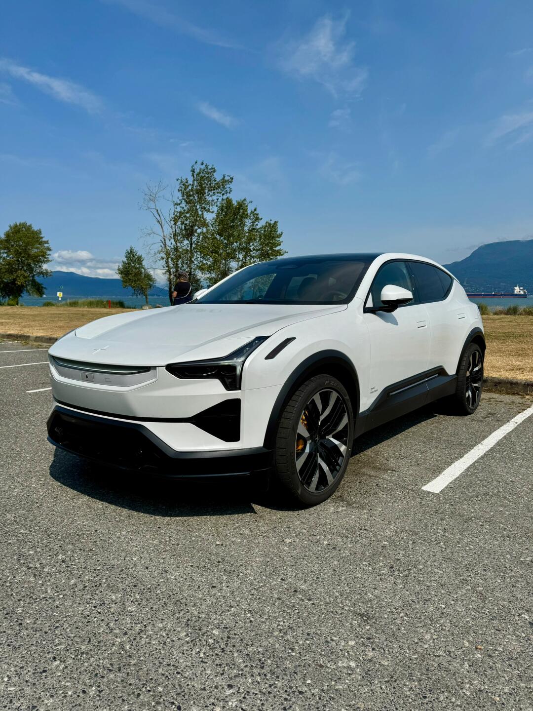 Polestar 极星3: 中国制造北欧极简风！