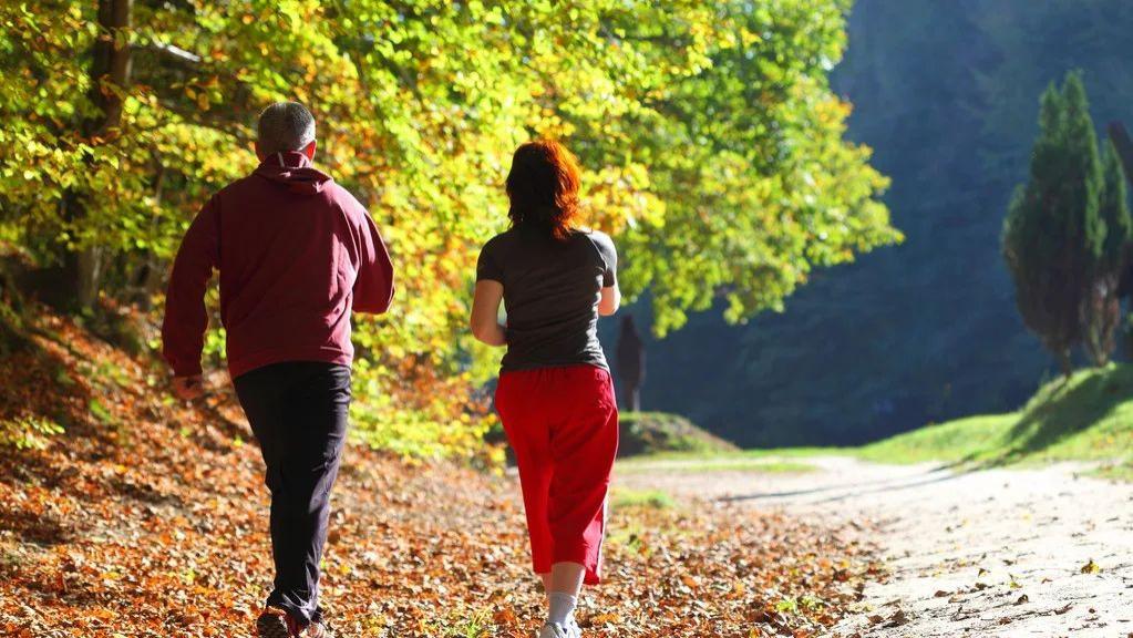 天越热越要防寒！教你3招，驱寒养阳气、给苦夏打个好底子