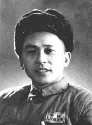 改变孟良崮战局的“小人物”！
孟良崮战役开打后，华野1纵独立师两个团向垛庄穿插前