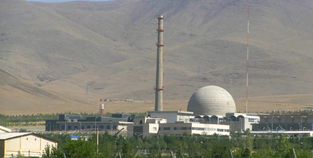 目前可以确定：
一是，以色列对伊朗的设施发起导弹打击。
二是，伊朗伊斯法罕机场和