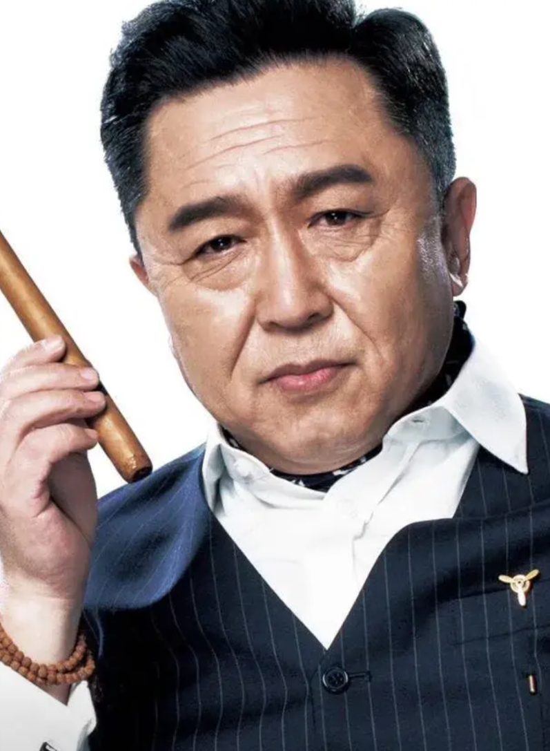为何曹云金，何云伟等人离开德云社的时候，于谦却选择留守?其实当初于谦也觉得工资低