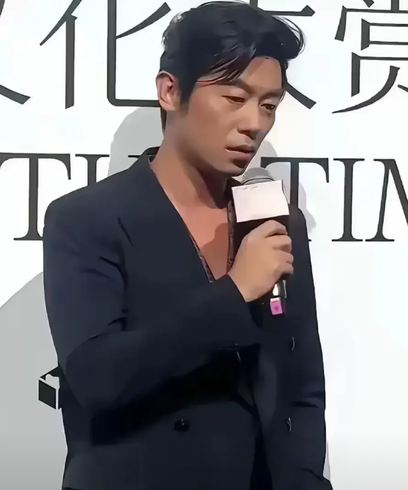 朱亚文啊，你当时脑子是怎么想的，为什么要在众人面前羞辱郭麒麟？虽然当时可能觉得逞