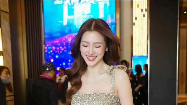 太养眼了！泰国当红女星小水与张凌赫陈哲远同框，美出新高度