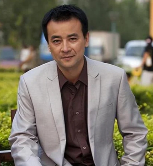 罗钢：是一位才华横溢的中国内地影