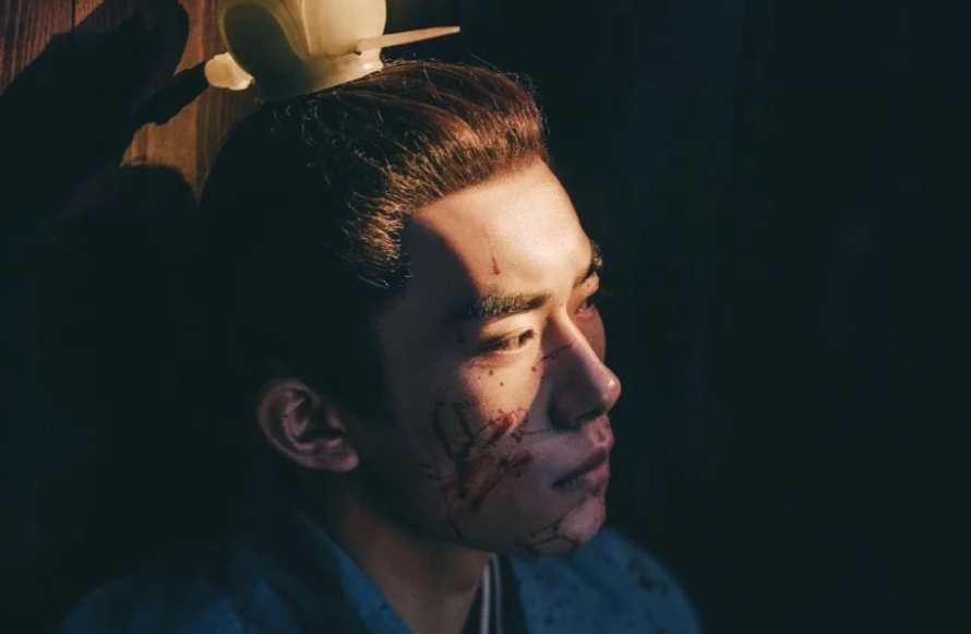 实力与人气并存，易烊千玺再创辉煌