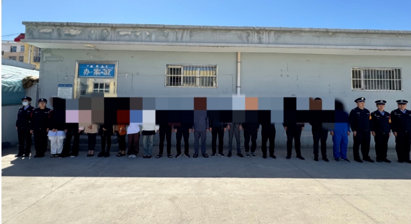 近日，在山西省忻州市河曲县，一个隐藏在超市里的卖淫窝点被警方成功打掉！

据悉，