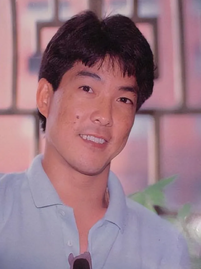 1992年，元彪以120万美金的片酬接拍了电影《落阳》。
他本人在多年后的采访中