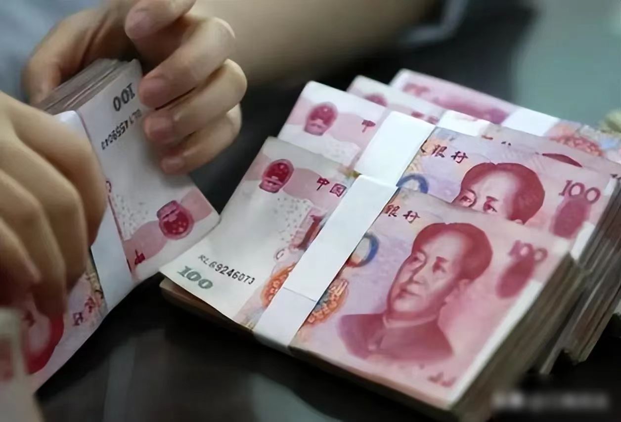 辽宁鞍山，女子无意间发现去世10余年的丈夫，曾在某银行存了3万余元，有存折为凭。