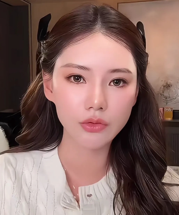 今天早上直播用的是马筱梅的非常梅好账号
这应该也是没办法中的办法了
整个直播间氛
