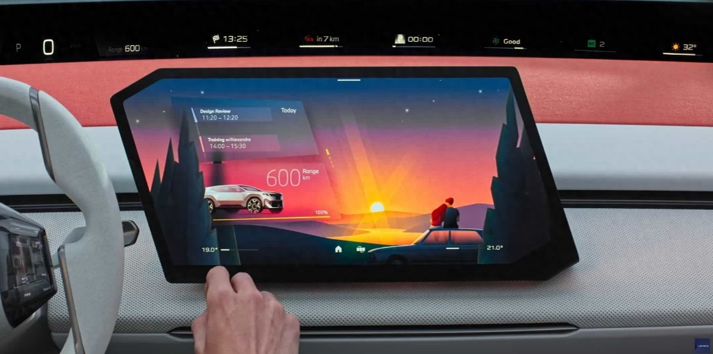 宝马首席技术官在接受记者采访时表示，我们不会在汽车内饰中使用超大的中控屏幕，这会