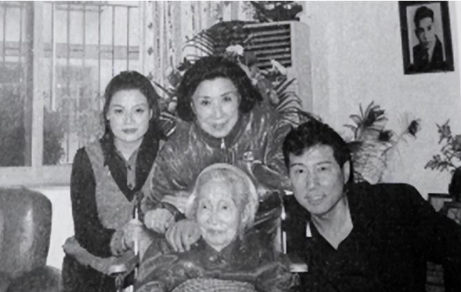 1984年3月，张灵甫的遗孀王玉玲要求取回她被南京政府托管的房产，工作人员也承诺