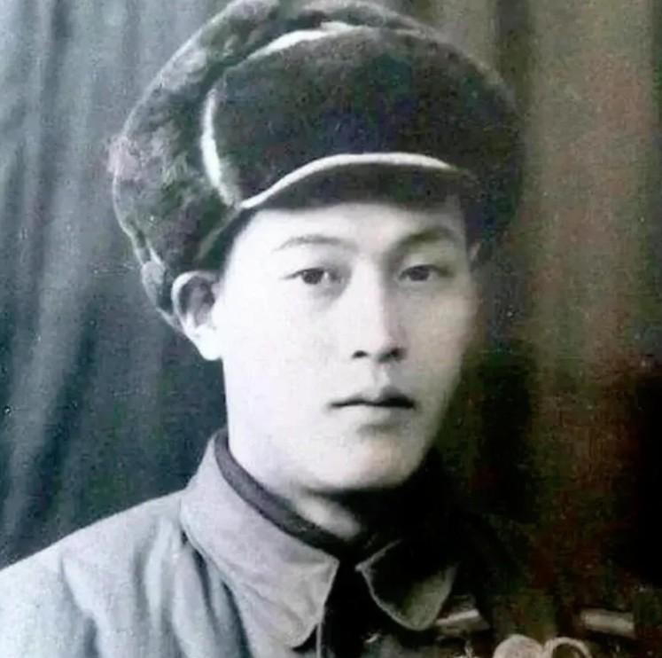 1952年，志愿军战士张文荣被美军俘虏后叛变，接受完改造后，他奉命打入志愿军内部