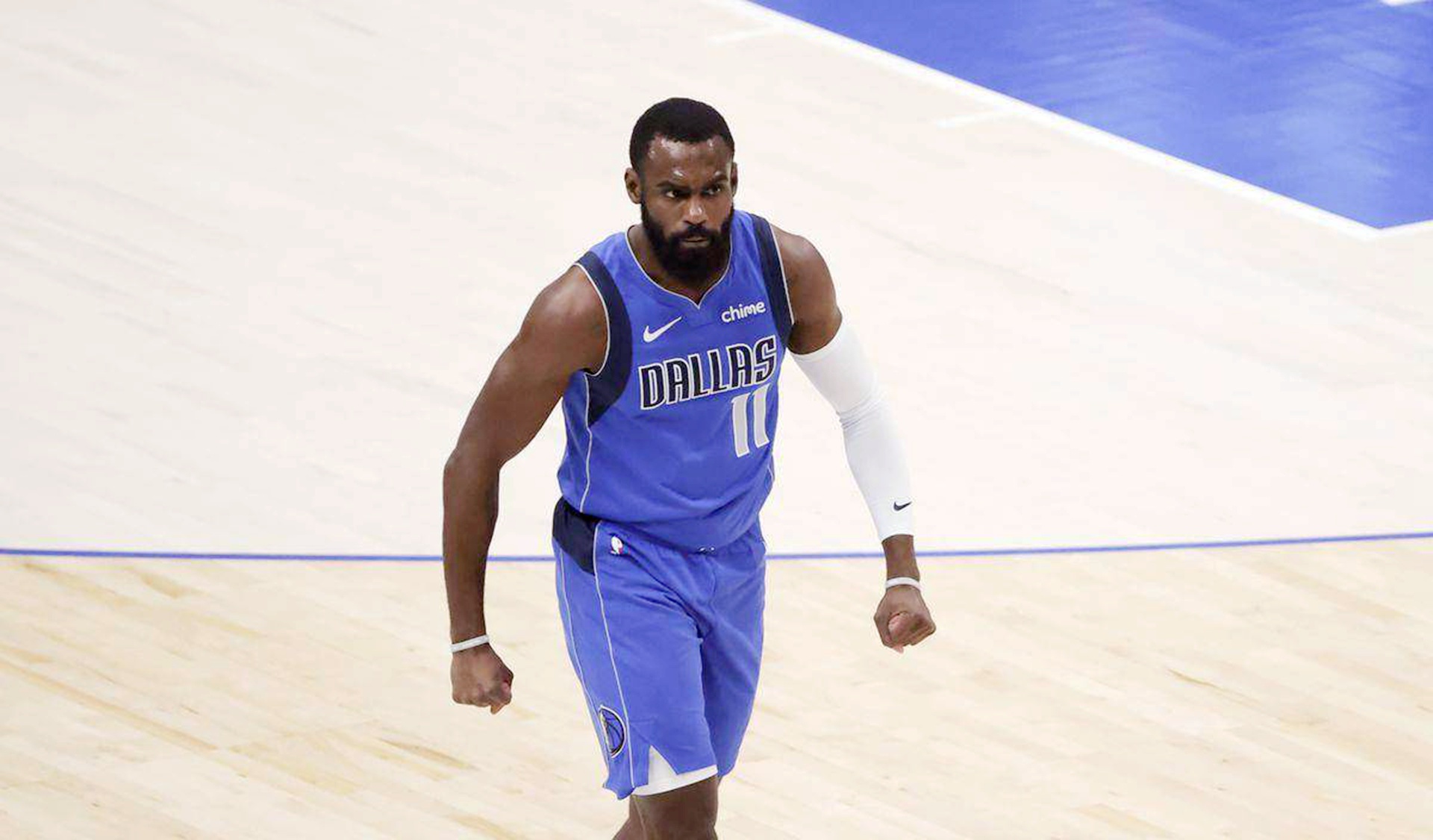 独行侠用三个次轮，将哈达威送到活塞
ESPN知名记者报道，独行侠将小蒂姆-哈达威