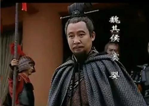 窦婴的死，的确是西汉历史中一个复杂且令人惋惜的事件。从表面上看，窦婴是因伪造遗诏