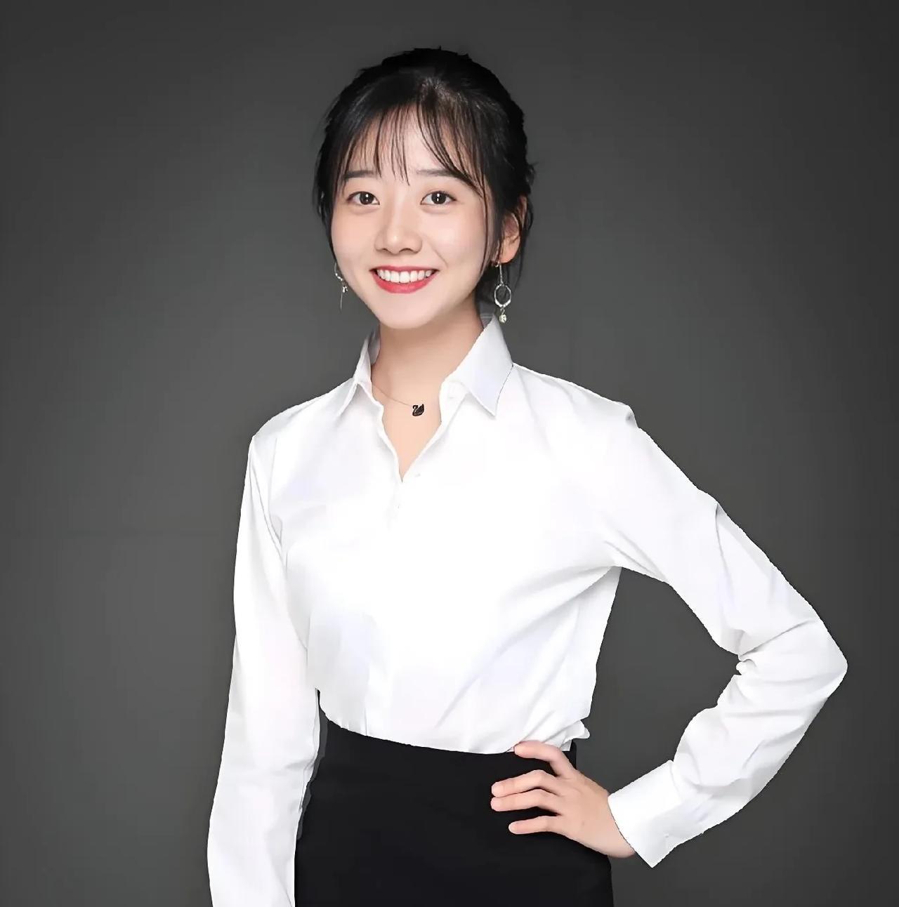 网友们再次挖掘出关于学而思“长公主”橙橙的详细信息，她的真名为吴晨晨，毕业于加拿