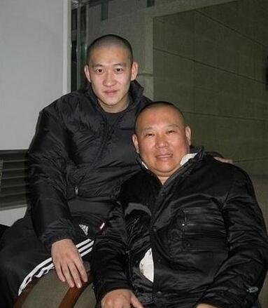 曹云金谈侯耀华清门事件遭嘲笑