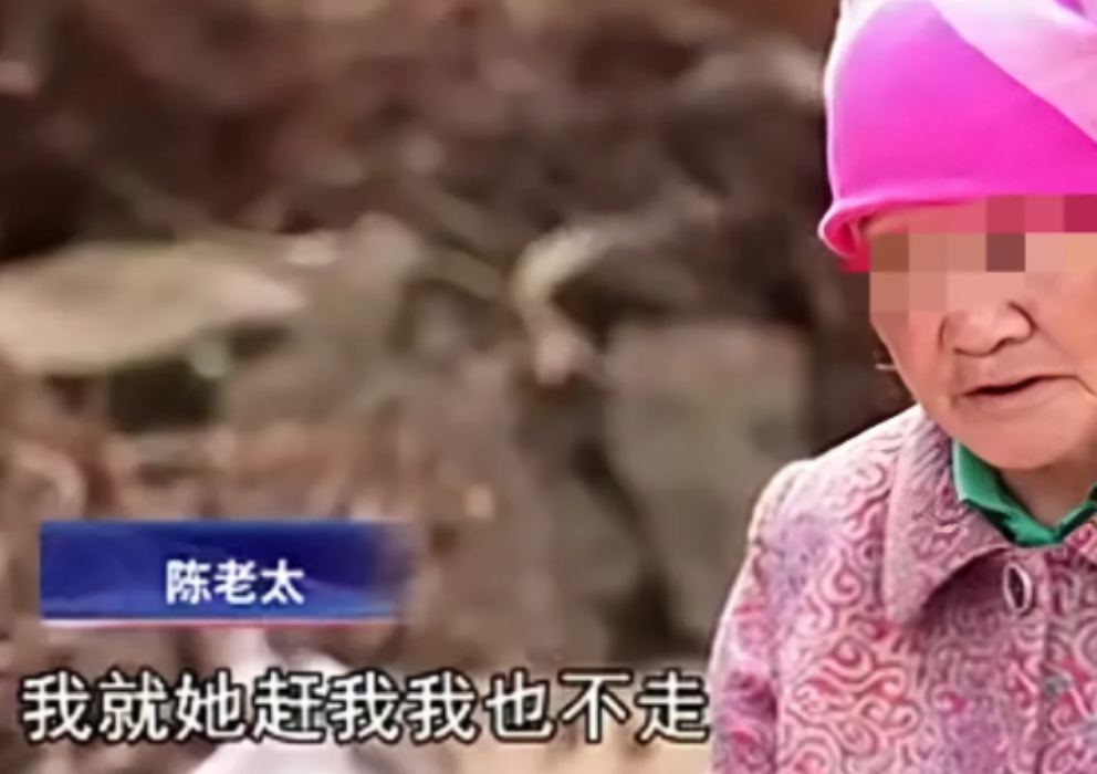 云南一女子在丈夫去世后，不顾6个孩子阻拦，坚持改嫁他人，17年后二婚丈夫家中拆迁