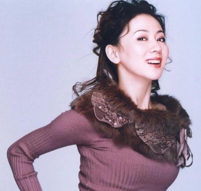 汤加丽:因“人体模特”和丈夫离婚,遭父母嫌弃,今48岁孤身一人-第37张图片-九妖电影 汤加丽:因“人体模特”和丈夫离婚,遭父母嫌弃,今48岁孤身一人-第37张图片-九妖电影