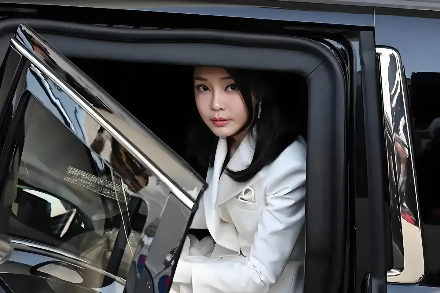 尹锡悦陷危机，金建希未来何去何从？