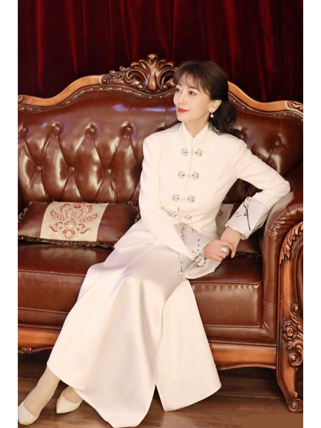 赵雅芝中式穿搭复古贵气