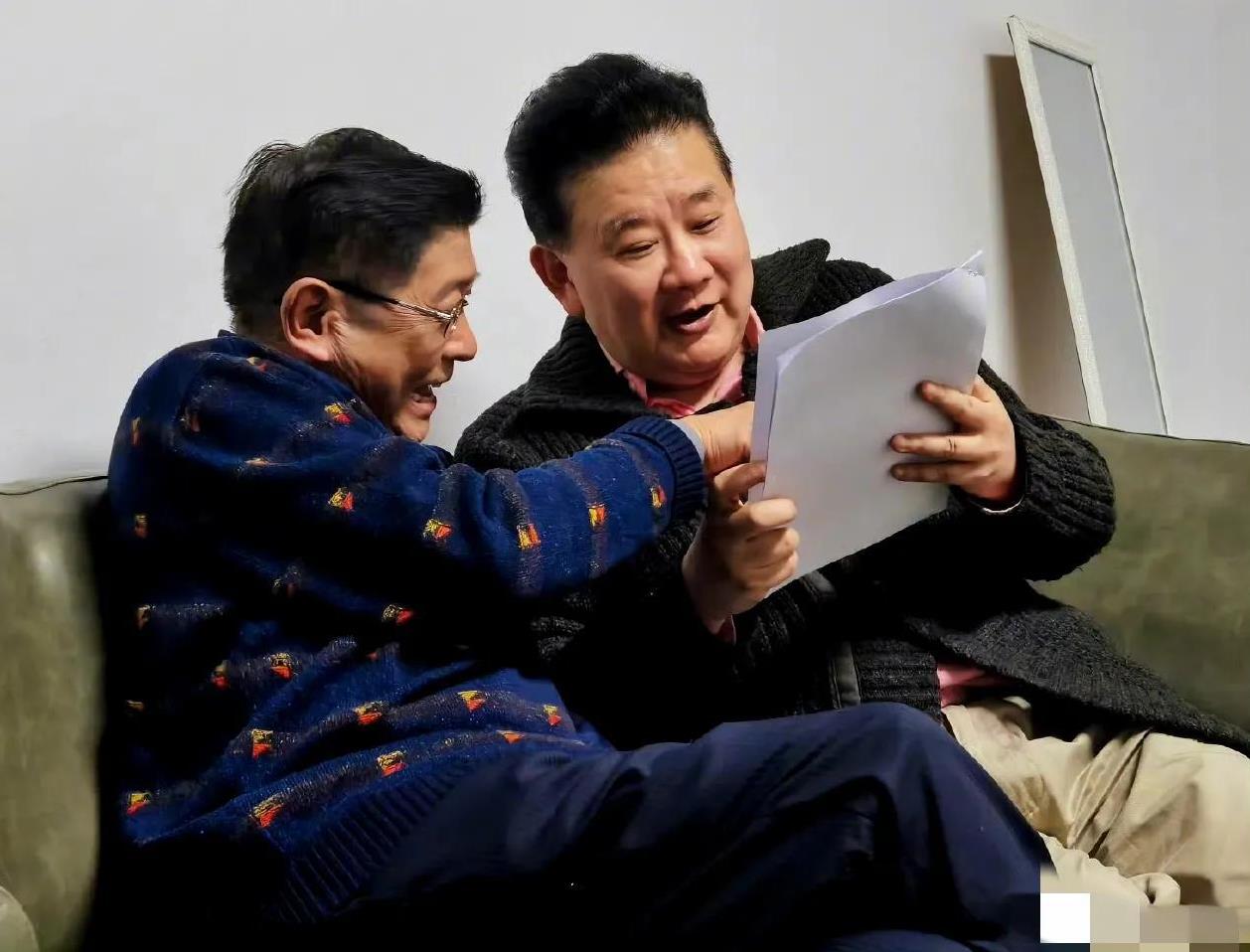 王汝刚康复后频频露面，继滑稽跨年晚会后，在接下来的东视春晚上，王汝刚将和观众再次
