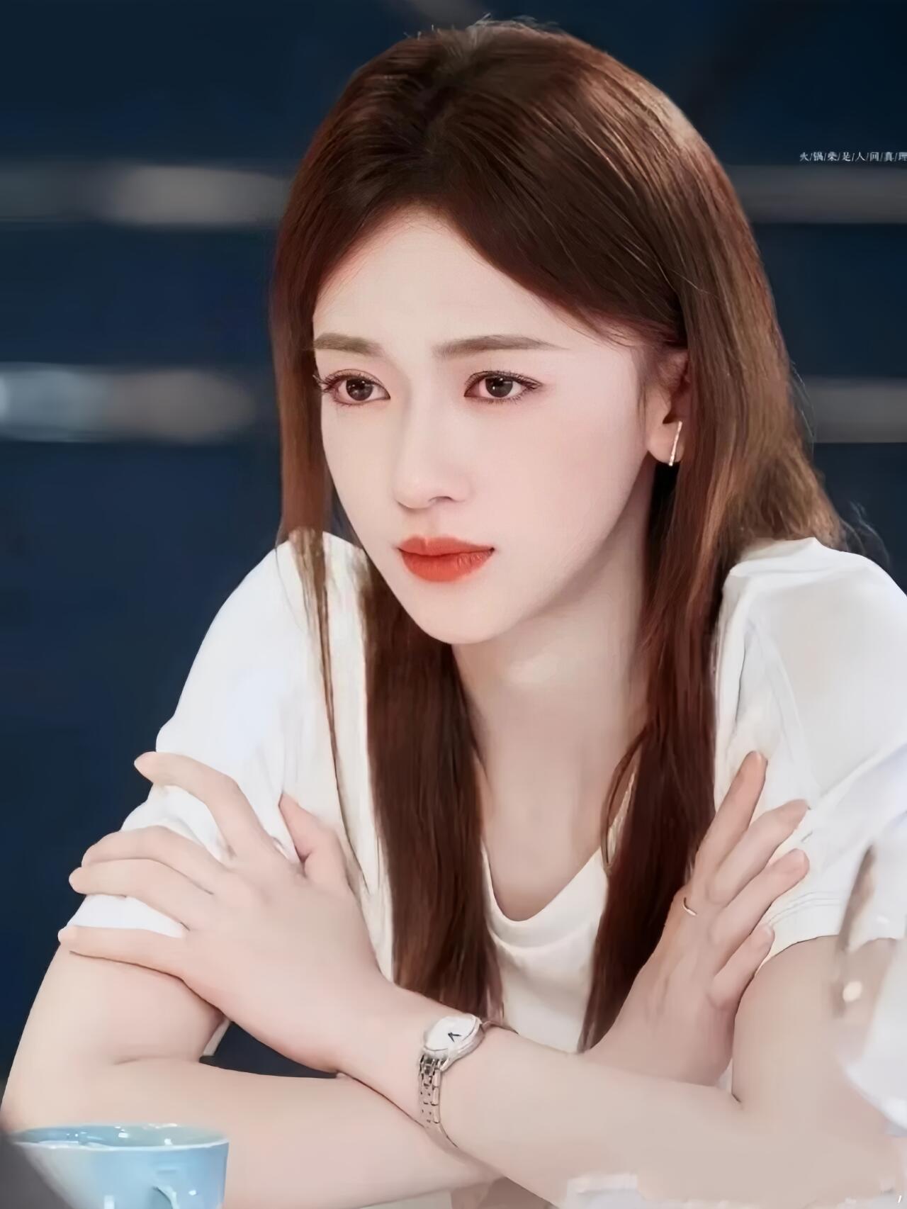讲真！！她好像很少营销自己的美貌…